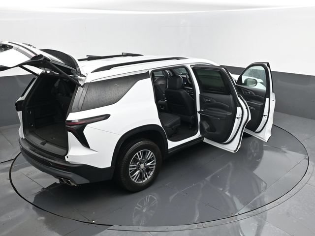 Used 2025 Chevrolet Traverse LT AWD/4WD image 29