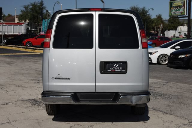 Used 2017 Chevrolet Express 3500 LT w/ LT Preferred Equipment Group RWD image 12
