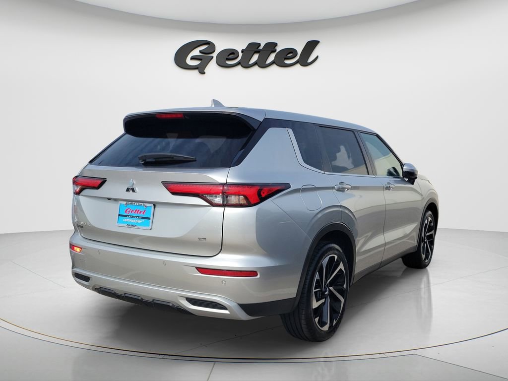 Used 2024 Mitsubishi Outlander SE Black Edition FWD image 7