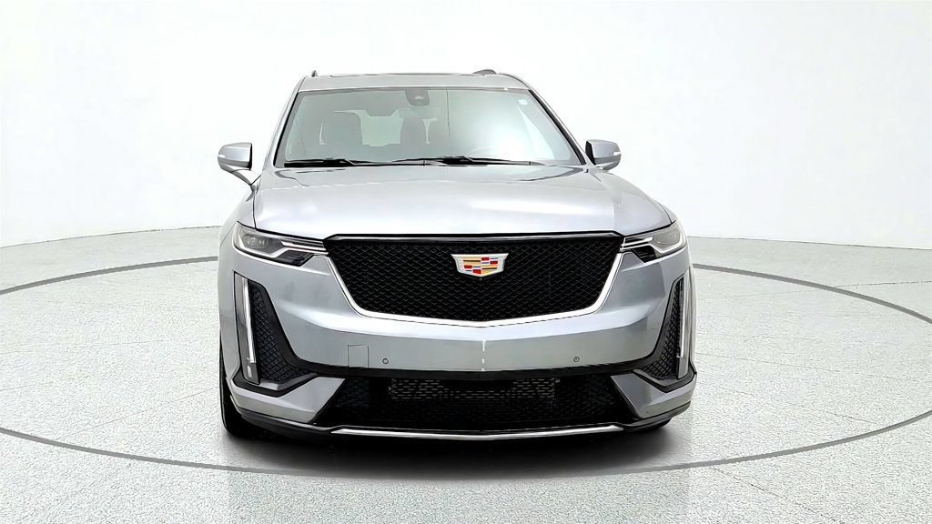 Used 2024 Cadillac XT6 Sport w/ Technology Package AWD/4WD image 2
