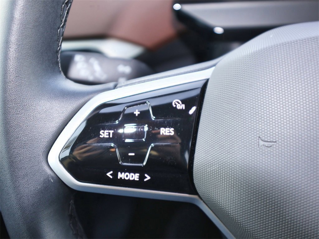 Certified 2024 Volkswagen ID.4 Standard image 24