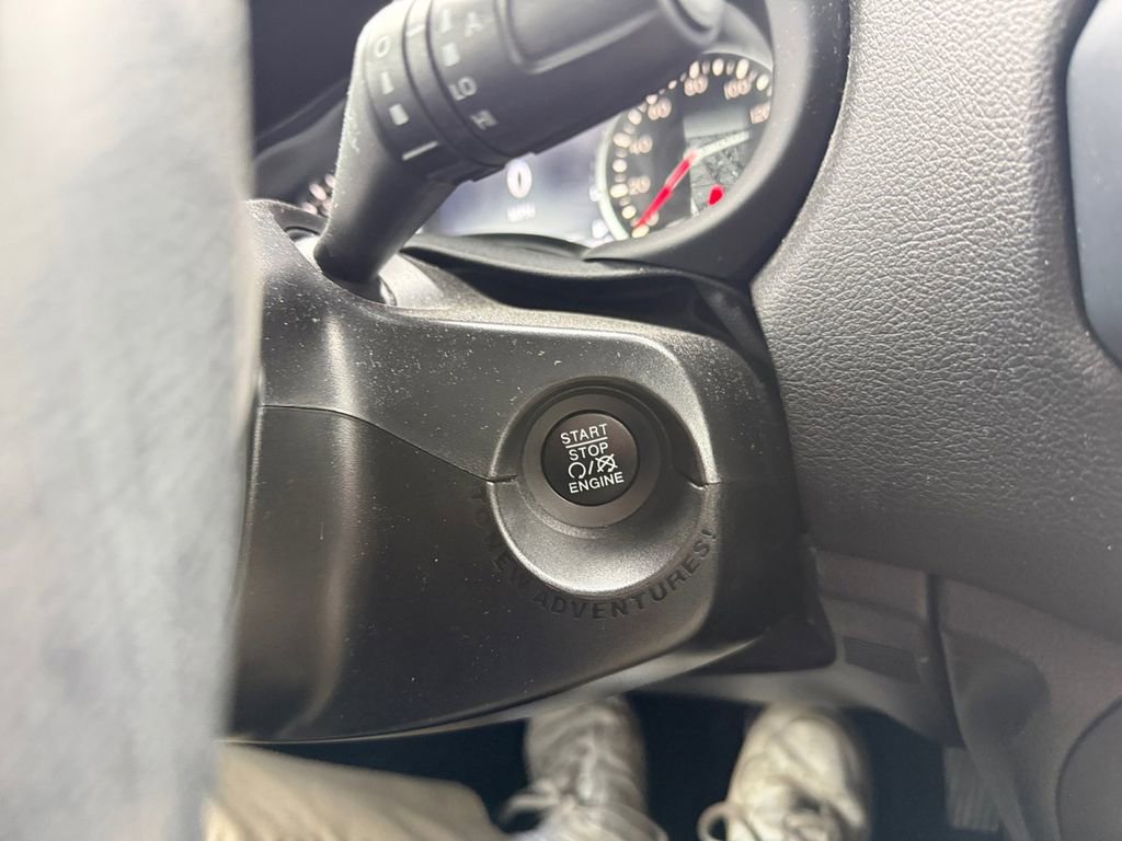 Used 2019 Jeep Renegade Limited w/ Quick Order Package 22P image 28