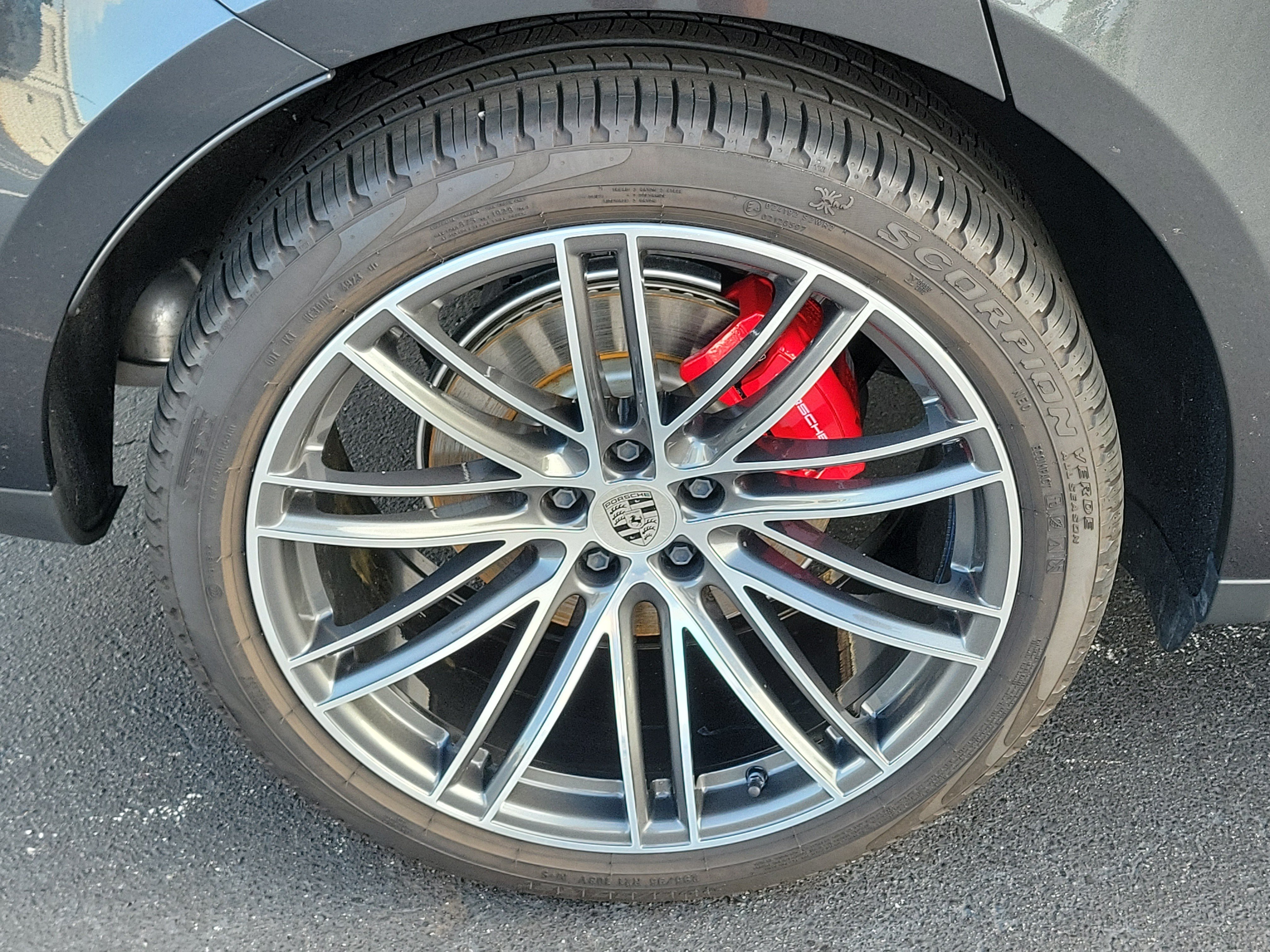 Used 2024 Porsche Macan S AWD/4WD image 6