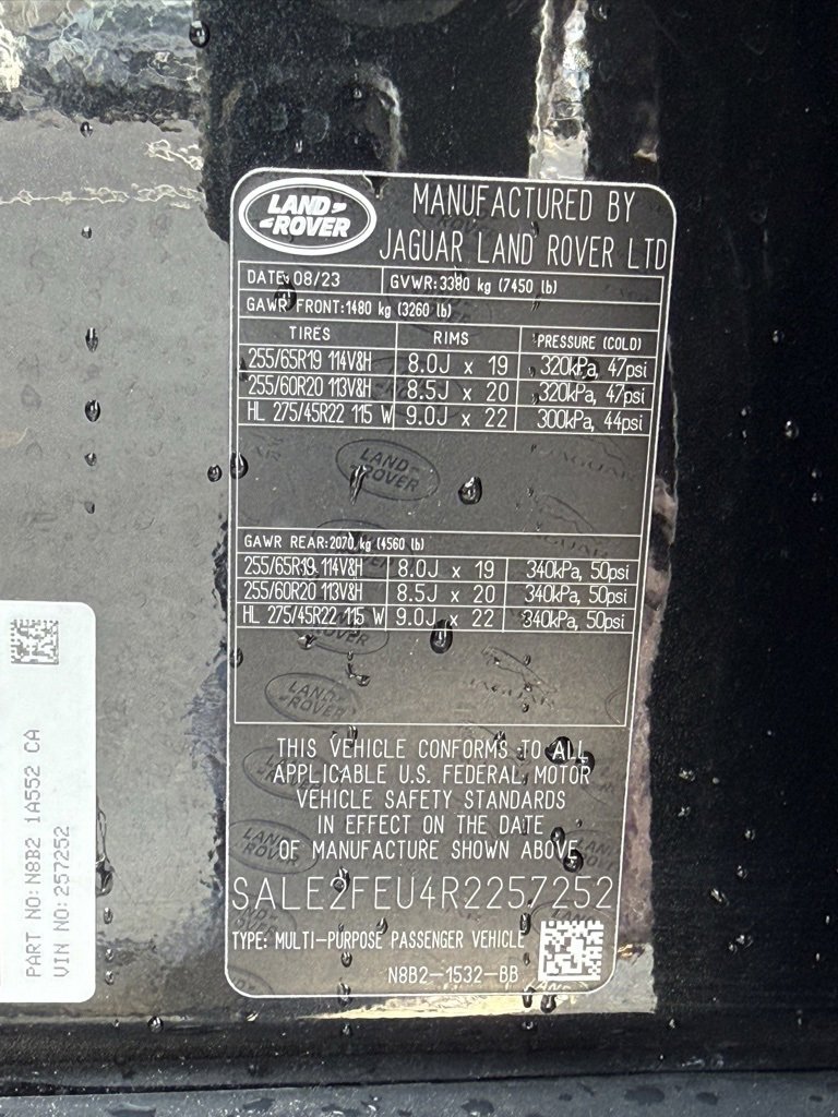 Used 2024 Land Rover Defender 130 X-Dynamic SE image 35