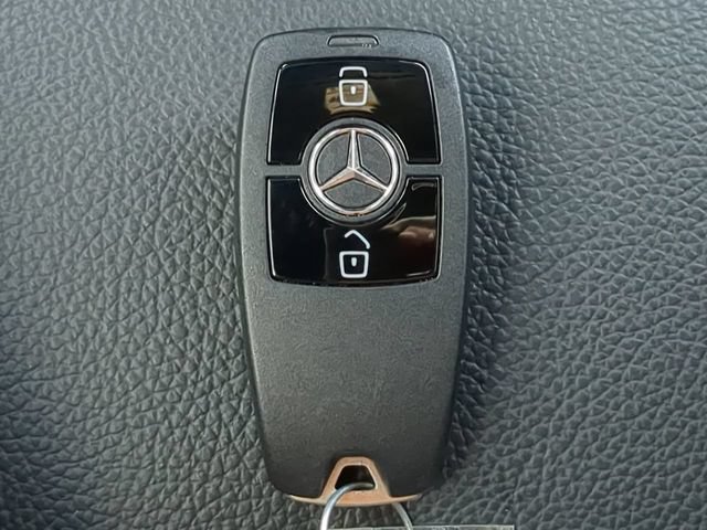 Used 2024 Mercedes-Benz Sprinter 2500 image 33