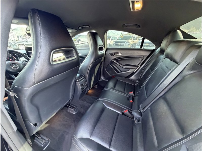 Used 2018 Mercedes-Benz CLA 250 image 21