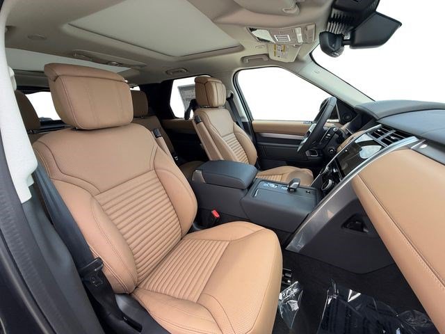 New 2026 Land Rover Discovery Limited Edition AWD/4WD image 16