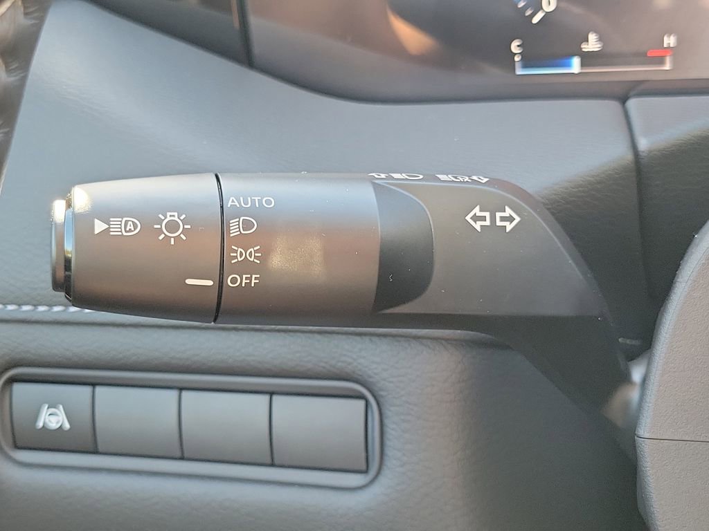 New 2026 Nissan Armada SV image 37