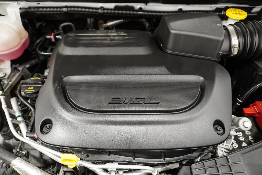 Used 2025 Chrysler Pacifica Select image 31