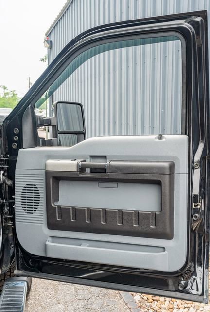 Used 2015 Ford F250 XLT w/ XLT Premium Package AWD/4WD image 40