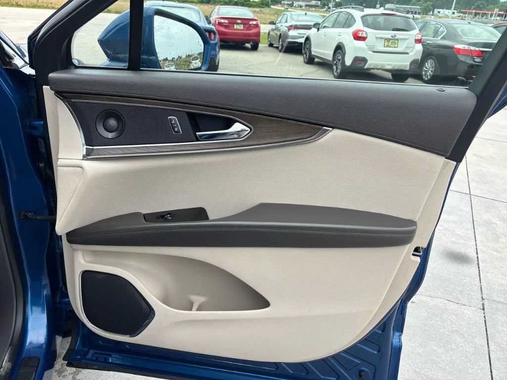 Used 2020 Lincoln Nautilus Reserve FWD image 27