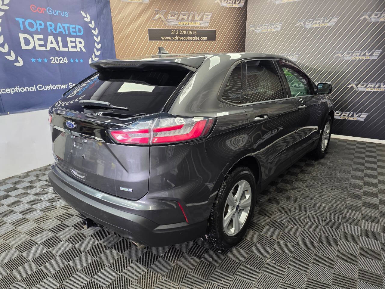 Used 2019 Ford Edge SE image 14