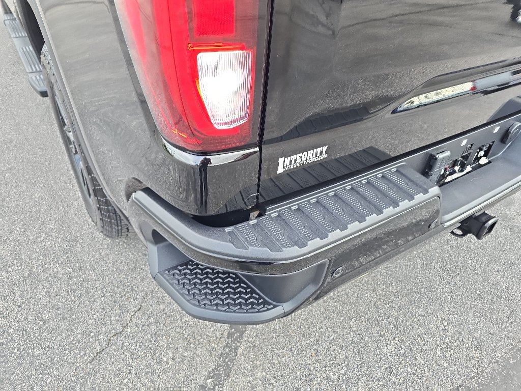 Used 2025 GMC Sierra 1500 Elevation w/ Elevation Premium Package AWD/4WD image 9
