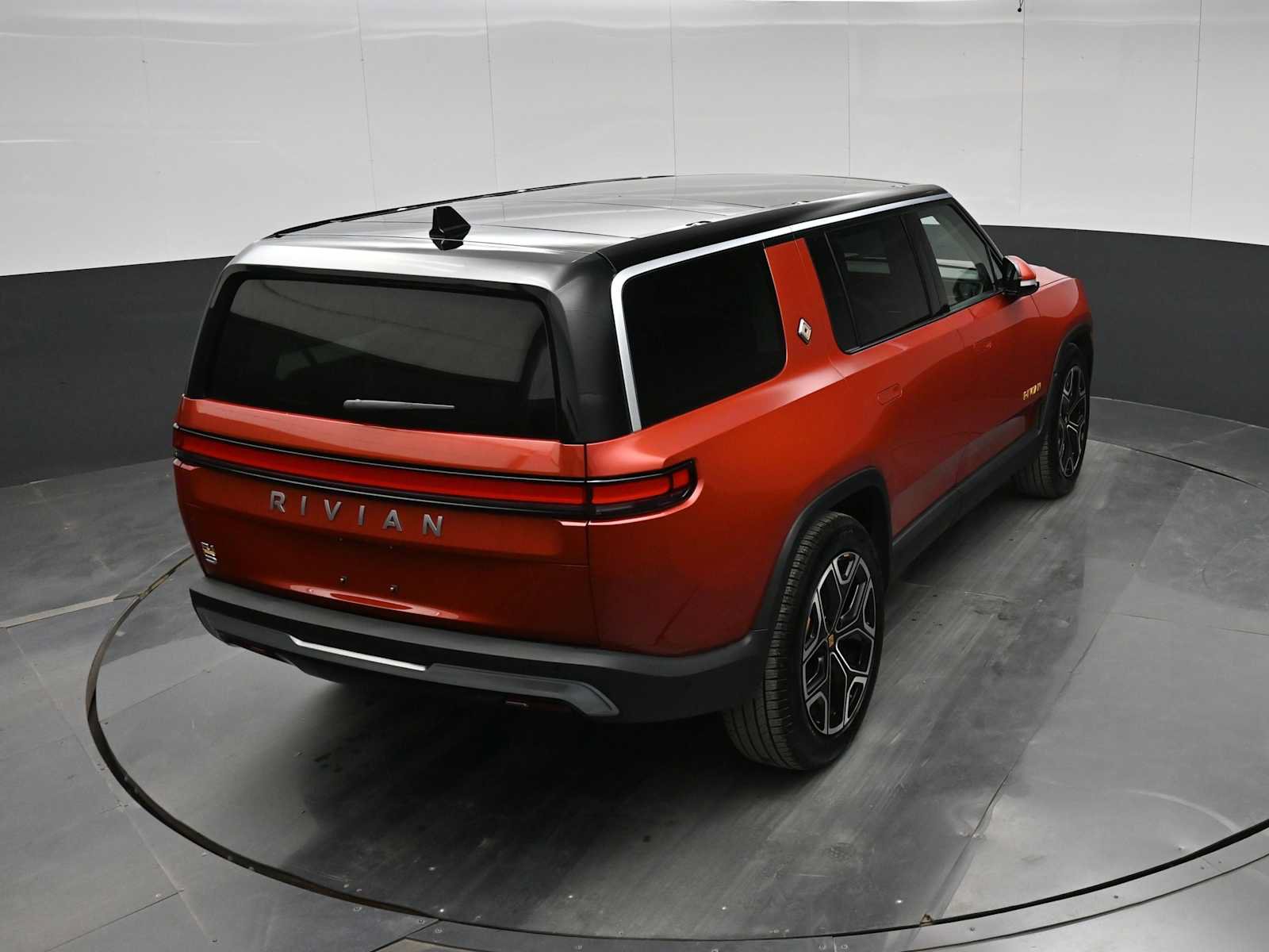 Used 2023 Rivian R1S Adventure Quad AWD/4WD image 30