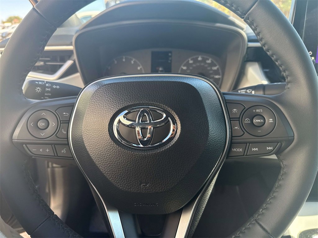 Used 2025 Toyota Corolla SE image 15
