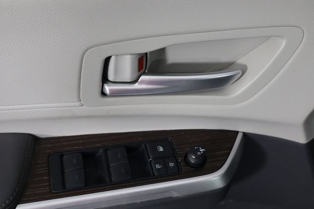 Used 2024 Toyota Sienna XLE AWD/4WD image 22