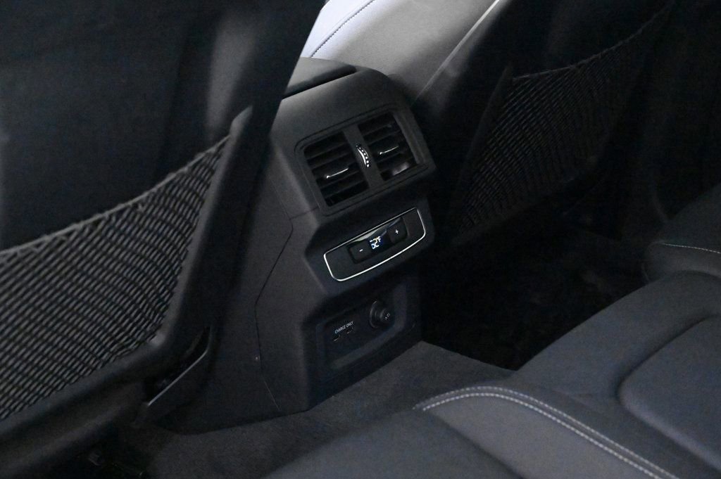 Certified 2025 Audi Q5 2.0T Premium w/ Convenience Plus Package image 18