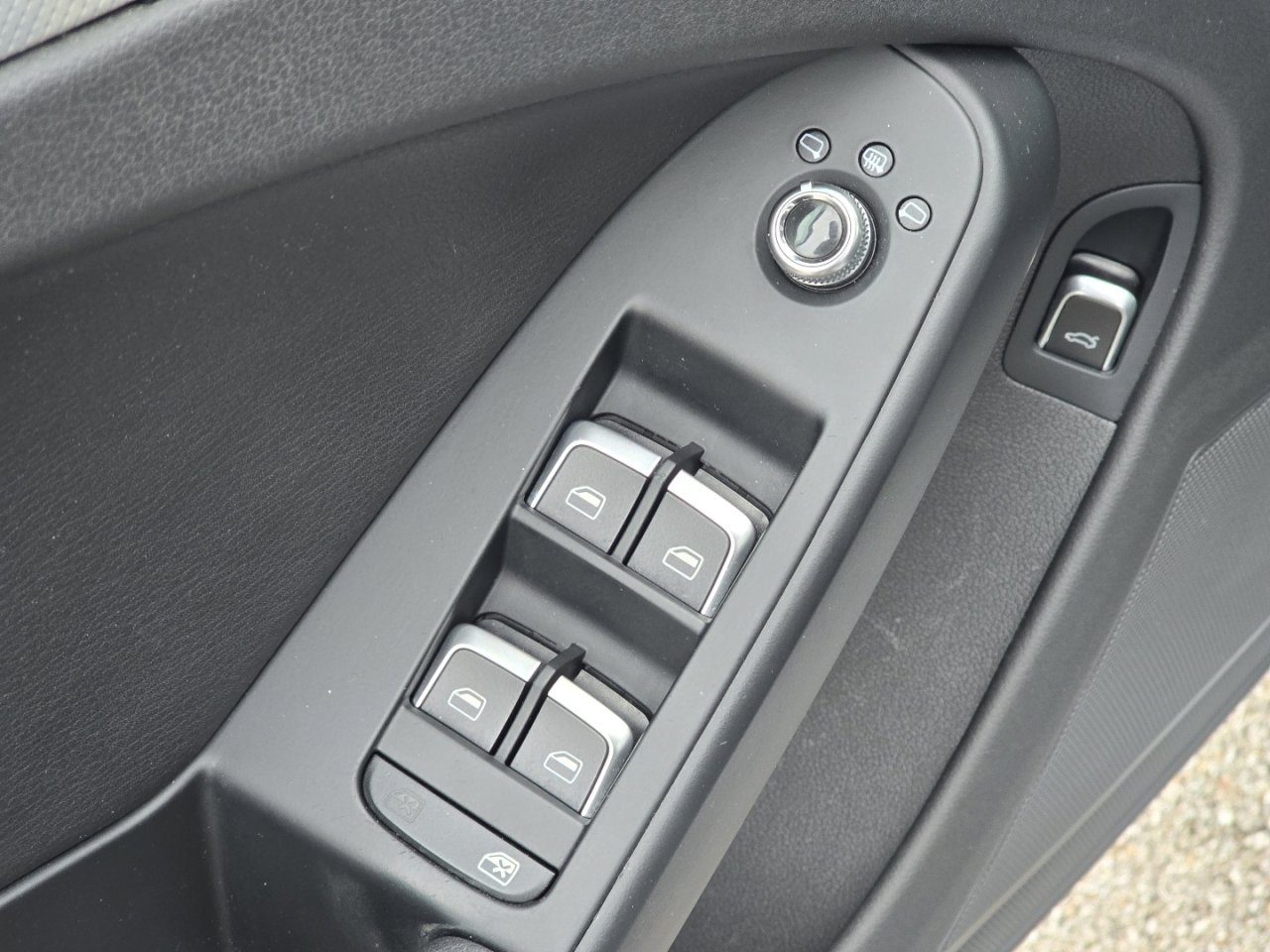 Used 2015 Audi A4 2.0T Premium image 24