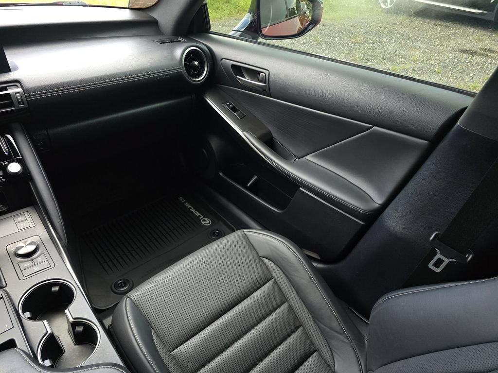 Used 2021 Lexus IS 350 F Sport RWD image 18