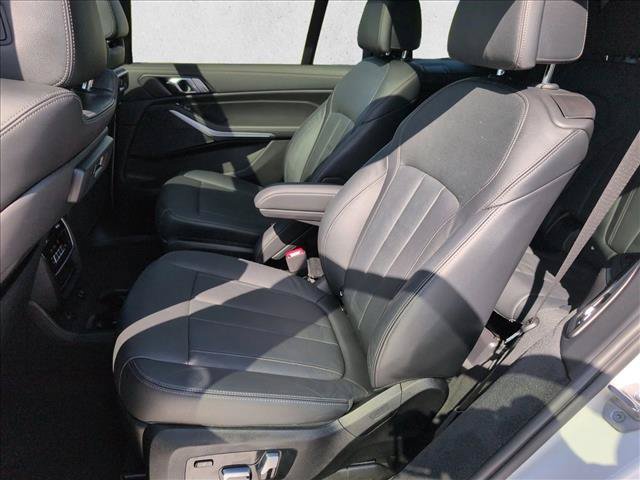 Used 2022 BMW X7 xDrive40i w/ M Sport Package AWD/4WD image 20