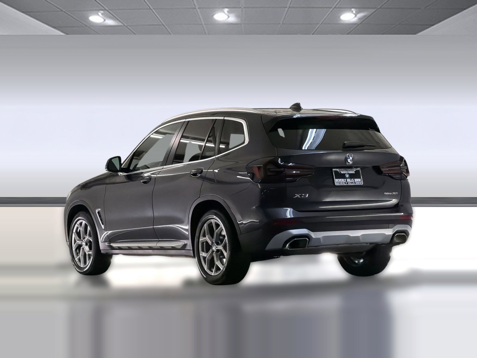 Used 2023 BMW X3 sDrive30i w/ Convenience Package RWD image 3