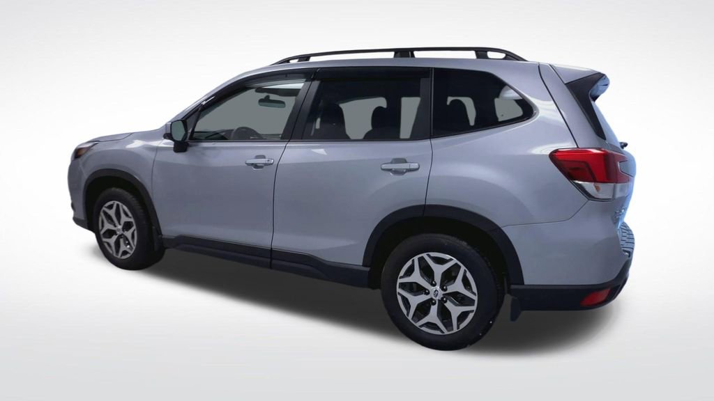 Used 2023 Subaru Forester Premium AWD/4WD image 6