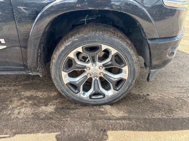 Used 2022 RAM 1500 Limited w/ Body-Colour Bumper Group AWD/4WD image 13