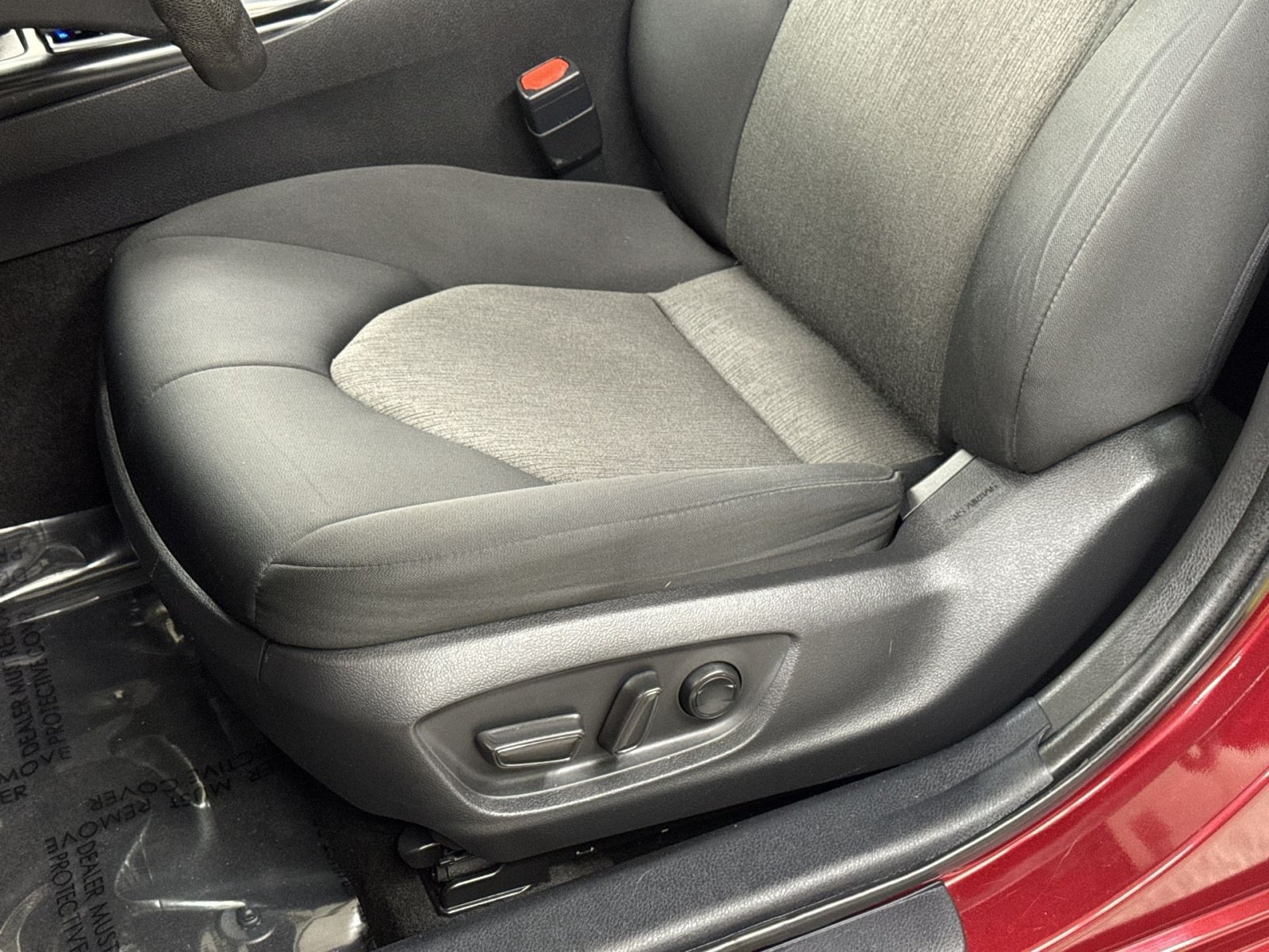 Used 2020 Toyota Camry LE FWD image 15