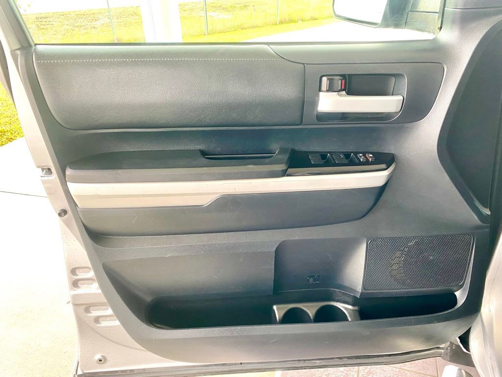 Used 2017 Toyota Tundra SR5 w/ SR5 Upgrade Package AWD/4WD image 14