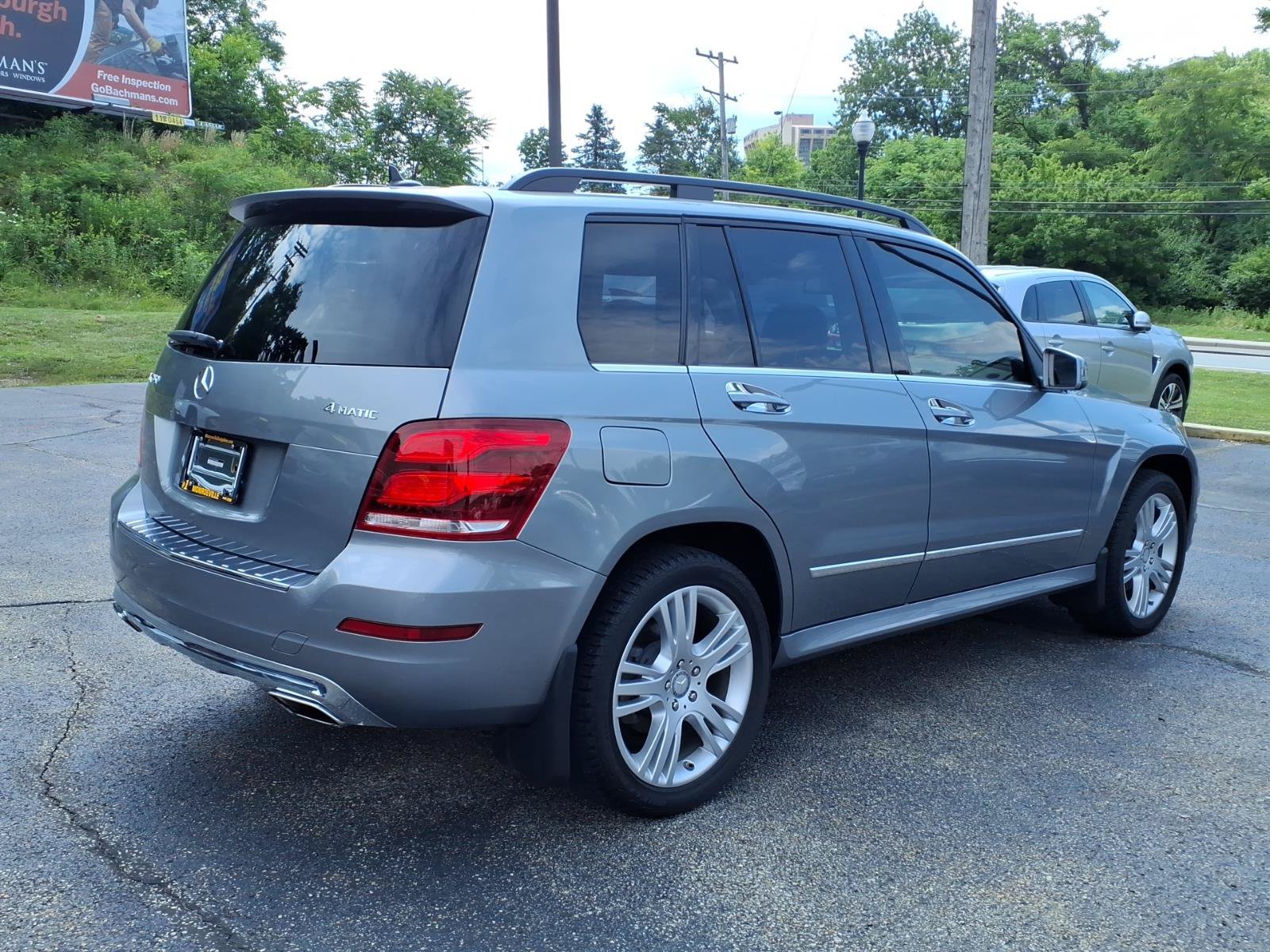 Used 2015 Mercedes-Benz GLK 350 4MATIC image 4