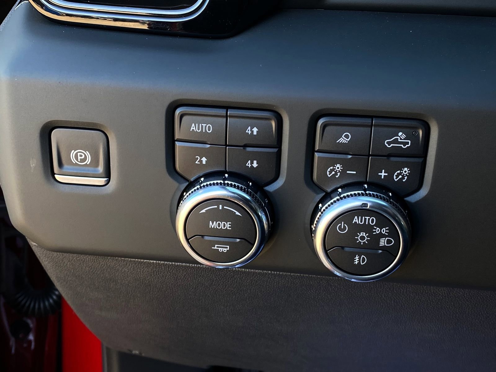 Used 2024 GMC Sierra 1500 AT4X image 27