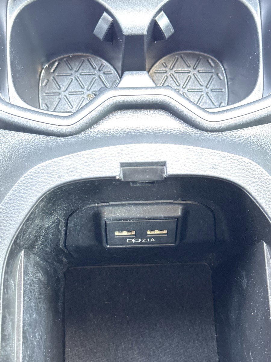 Used 2021 Toyota RAV4 XLE w/ Convenience Package FWD image 28