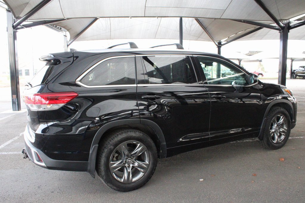 Certified 2018 Toyota Highlander Limited Platinum image 18