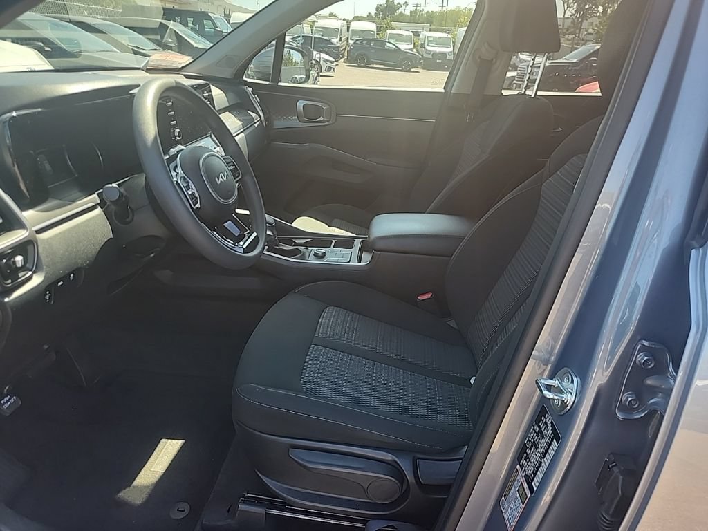 Certified 2023 Kia Sorento LX FWD image 18