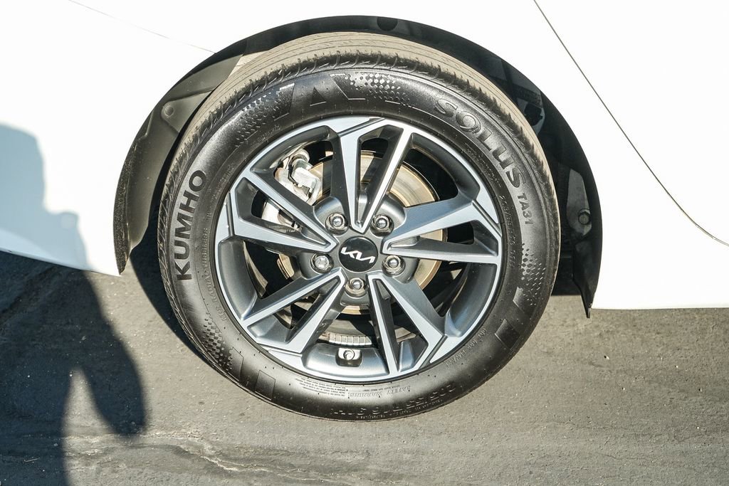 Used 2024 Kia Forte LXS FWD image 11