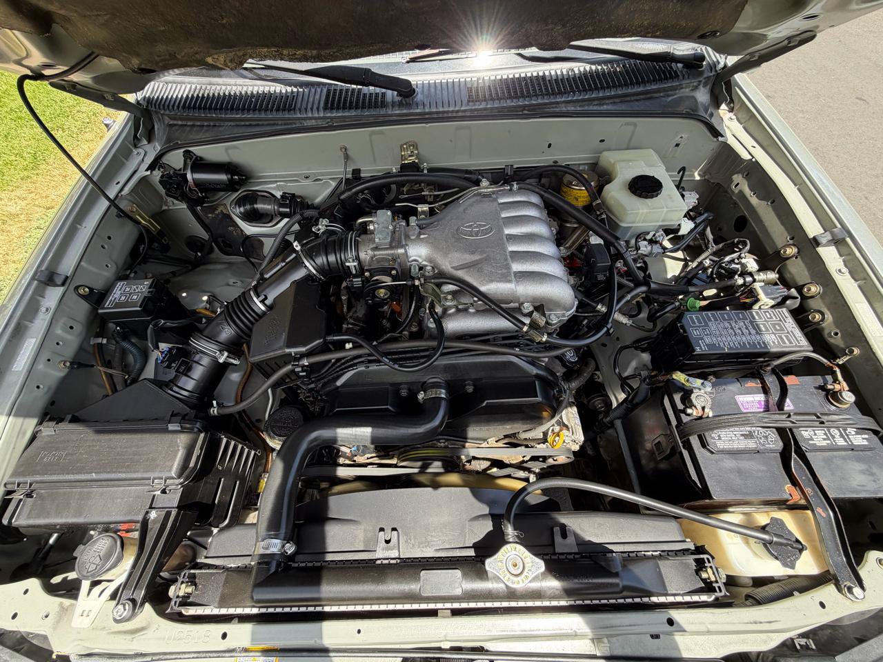 Used 2002 Toyota 4Runner SR5 AWD/4WD image 9