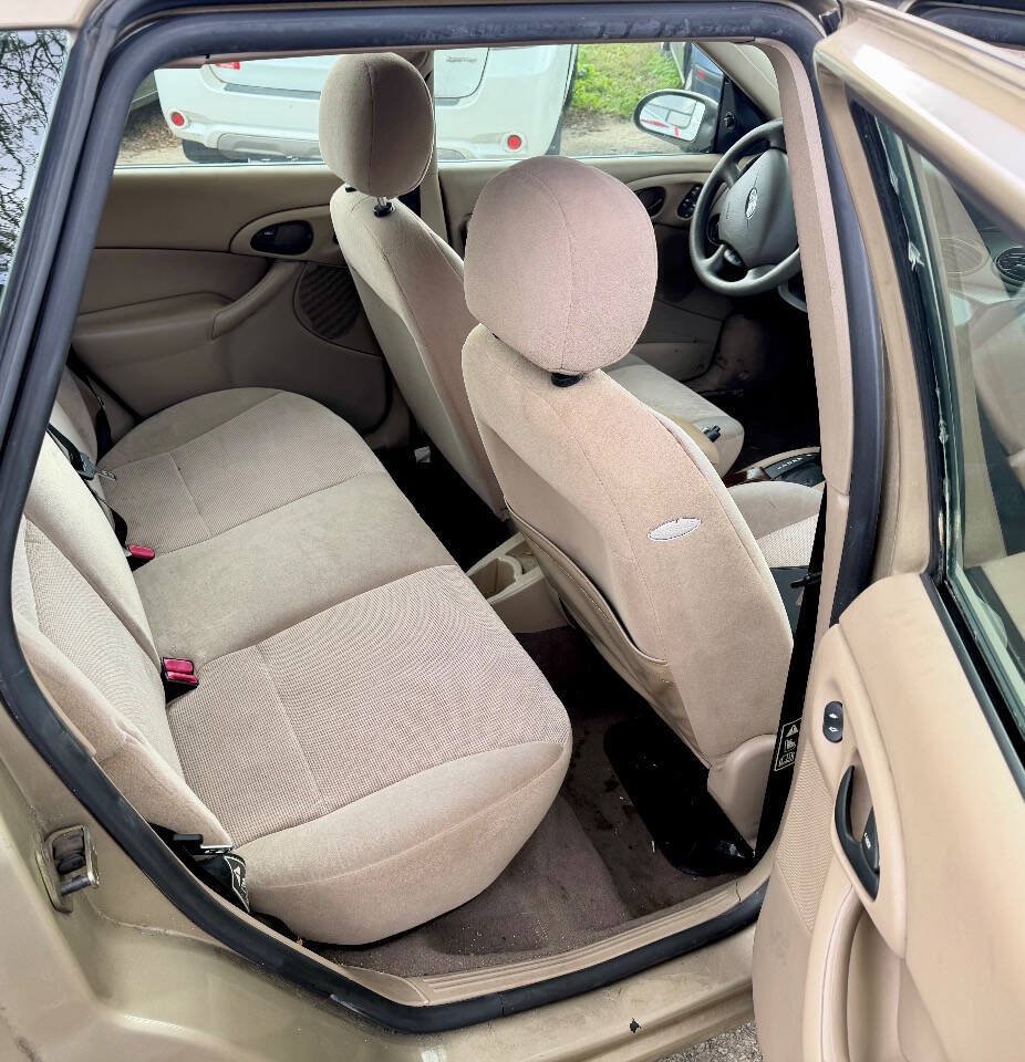 Used 2002 Ford Focus SE FWD image 15