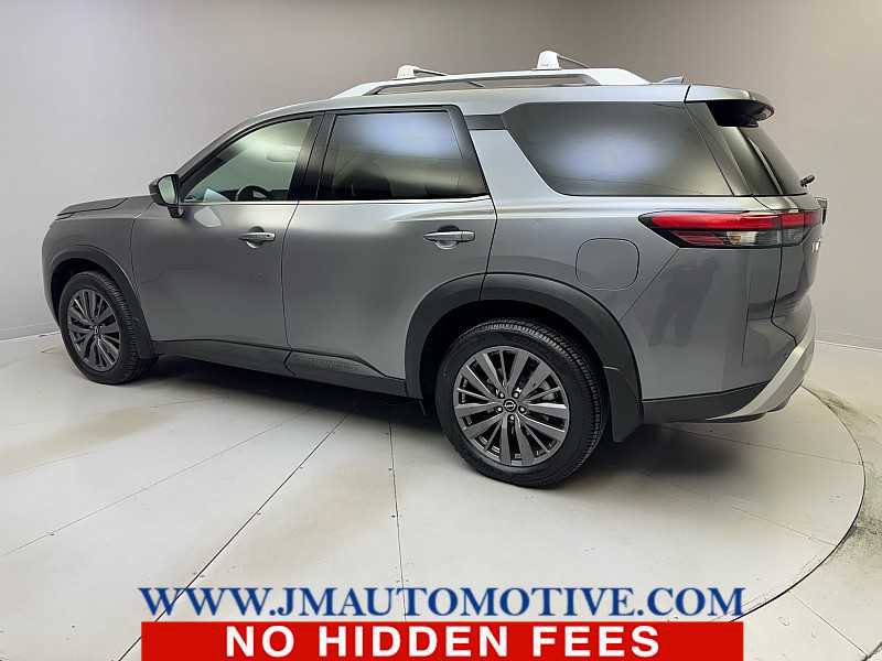 Used 2022 Nissan Pathfinder SL w/ SL Premium Package image 3
