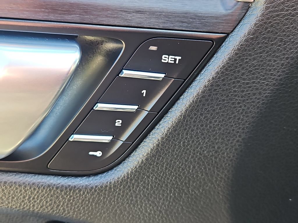 Certified 2020 Porsche Macan GTS AWD/4WD image 24