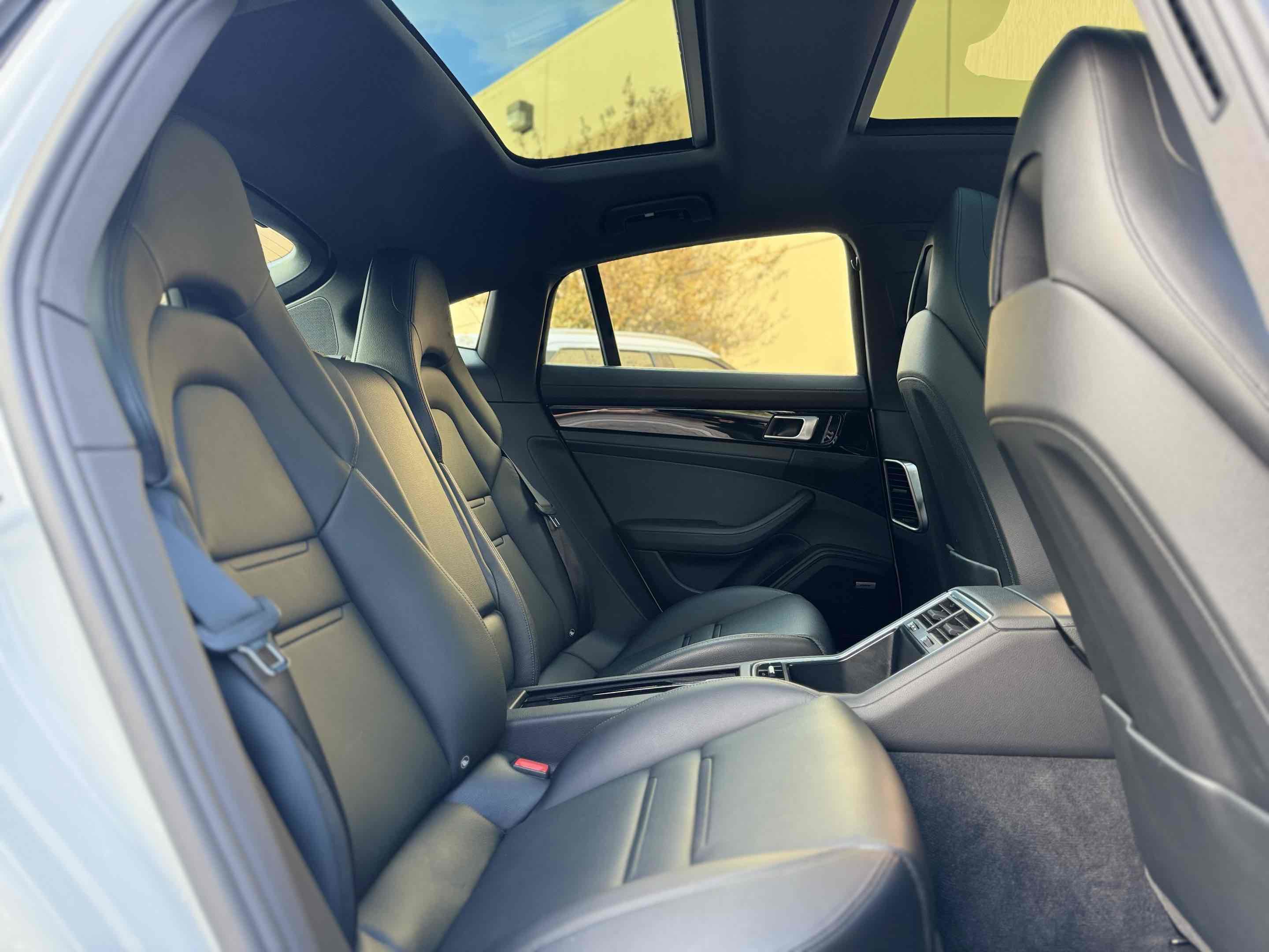 Used 2020 Porsche Panamera 4 image 43