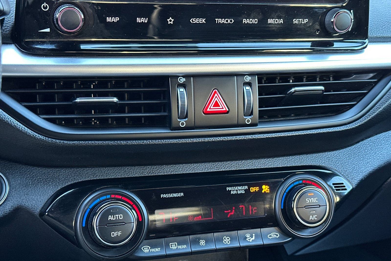 Used 2023 Kia Forte GT-Line w/ GT-Line Technology Package image 17