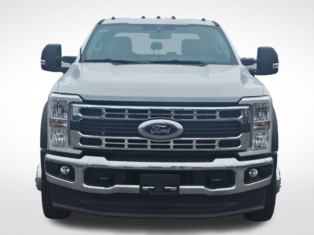 New 2025 Ford F450 XLT w/ XLT Value Package video 4
