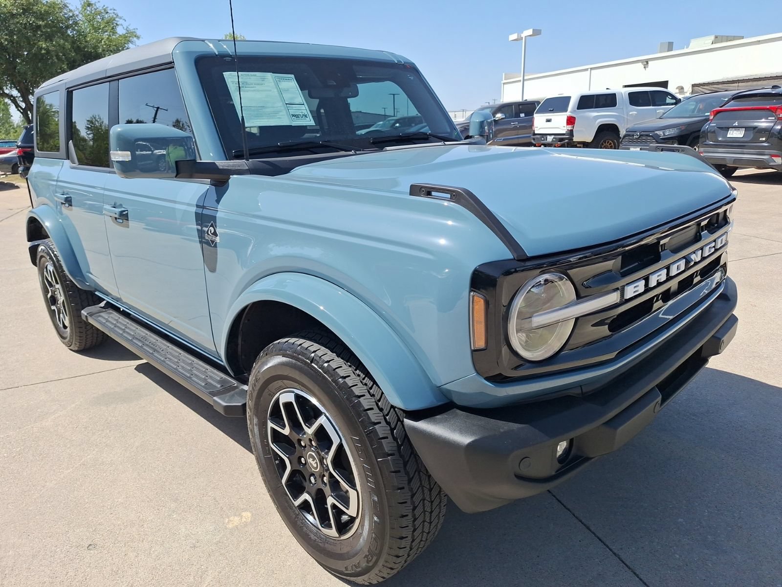 Used 2023 Ford Bronco Outer Banks AWD/4WD image 8