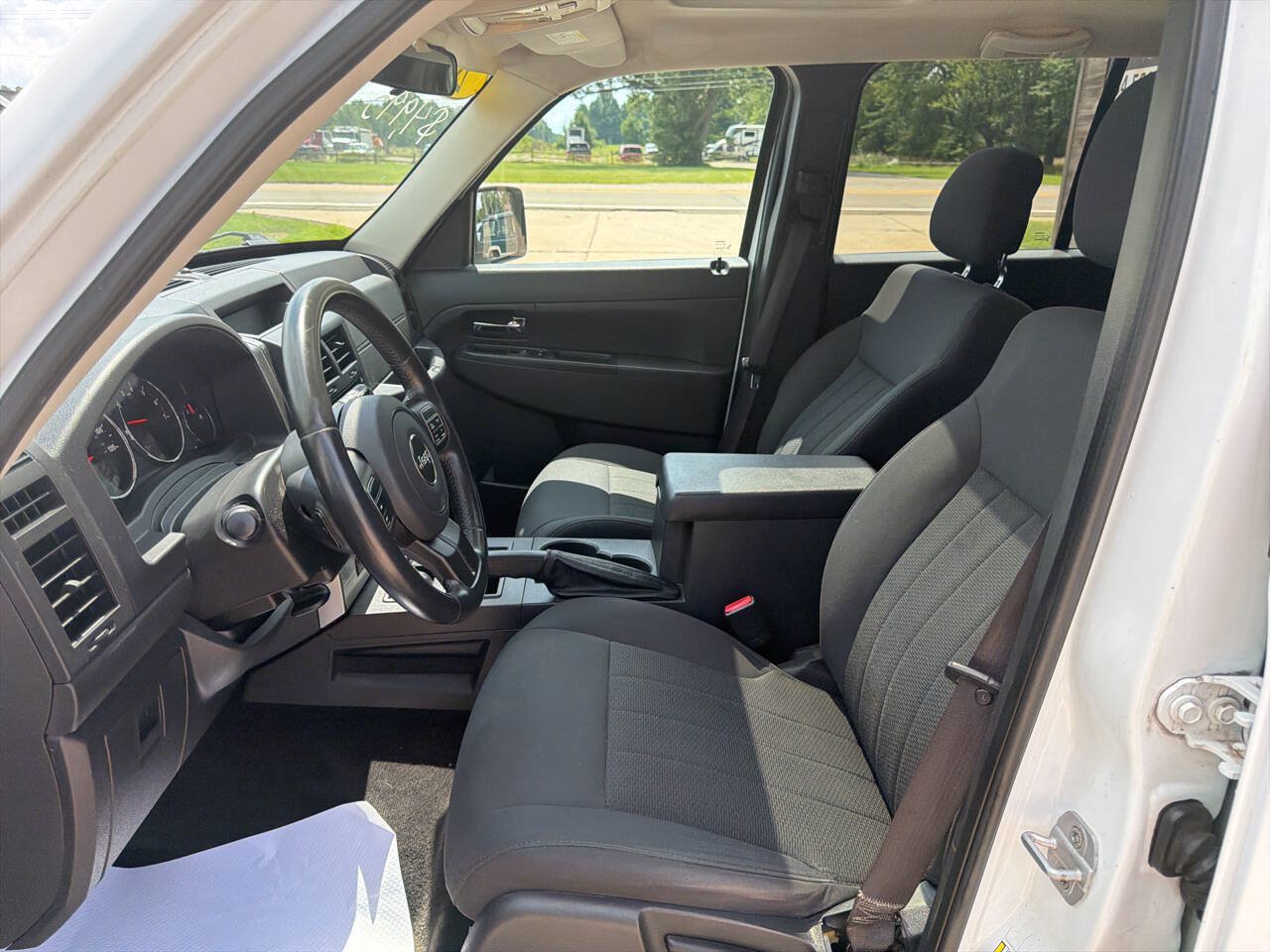 Used 2011 Jeep Liberty Sport w/ Popular Equipment Group AWD/4WD image 12