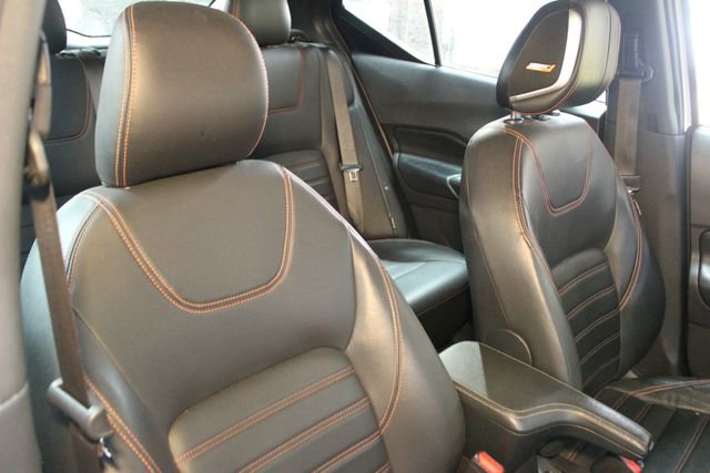 Used 2020 Nissan Kicks SR w/ SR Premium Package image 24
