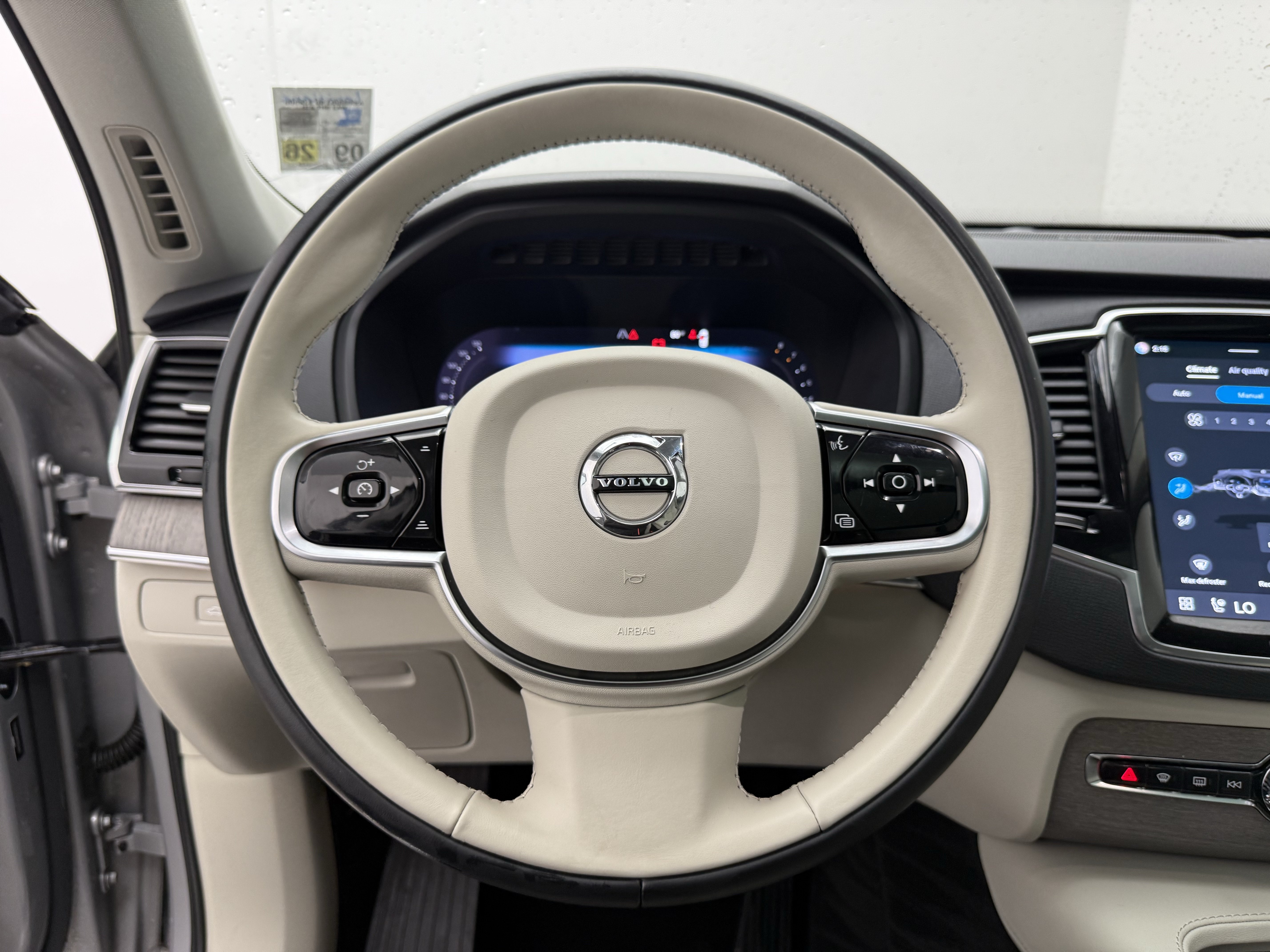 Used 2023 Volvo XC90 B6 Plus w/ Protection Package AWD/4WD image 14
