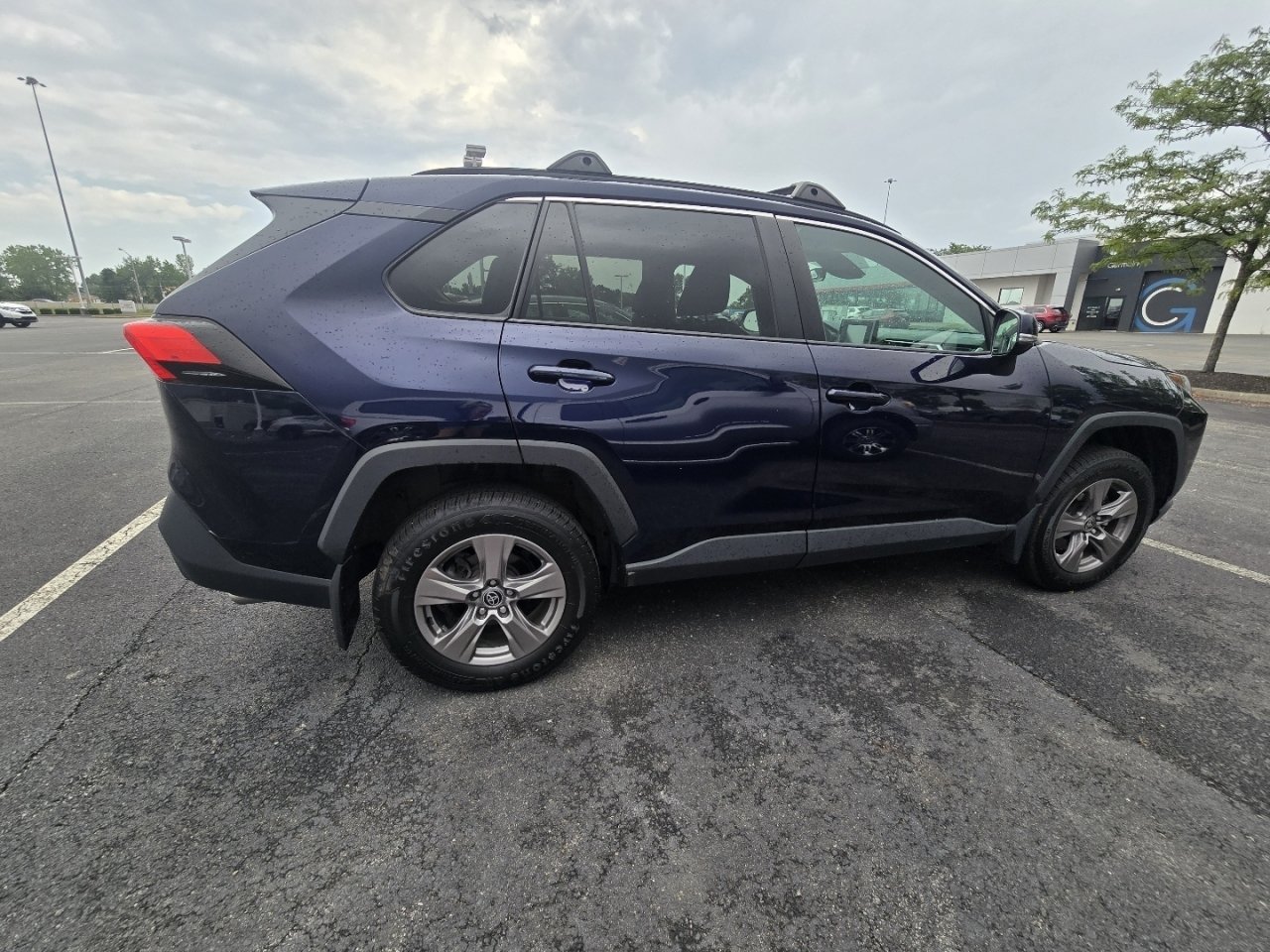 Used 2022 Toyota RAV4 XLE AWD/4WD image 8