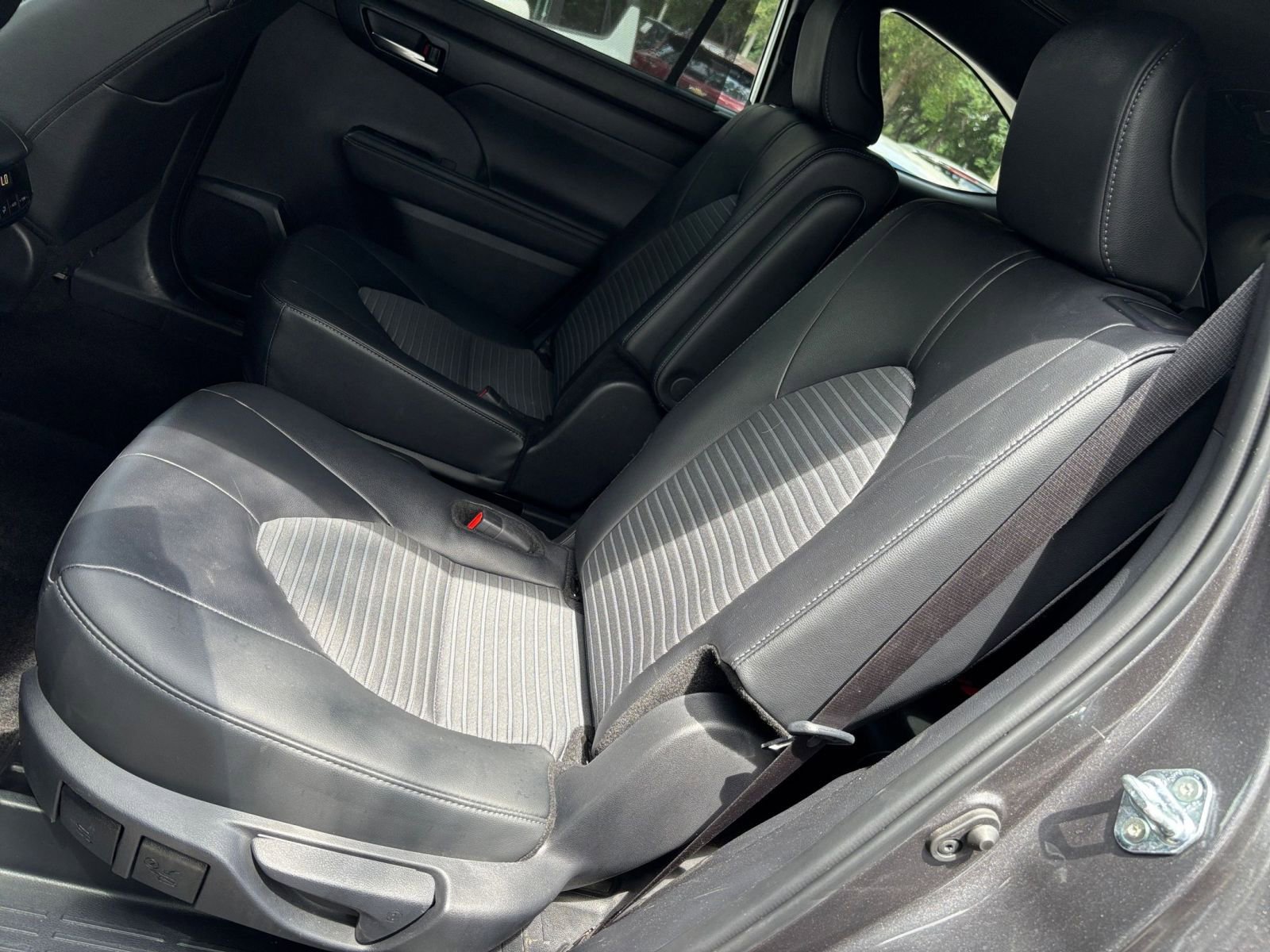 Used 2025 Toyota Highlander XSE AWD/4WD image 40