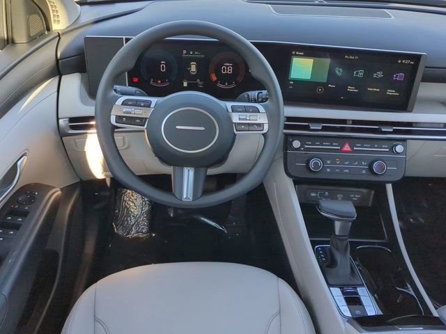 New 2025 Hyundai Tucson SE image 16