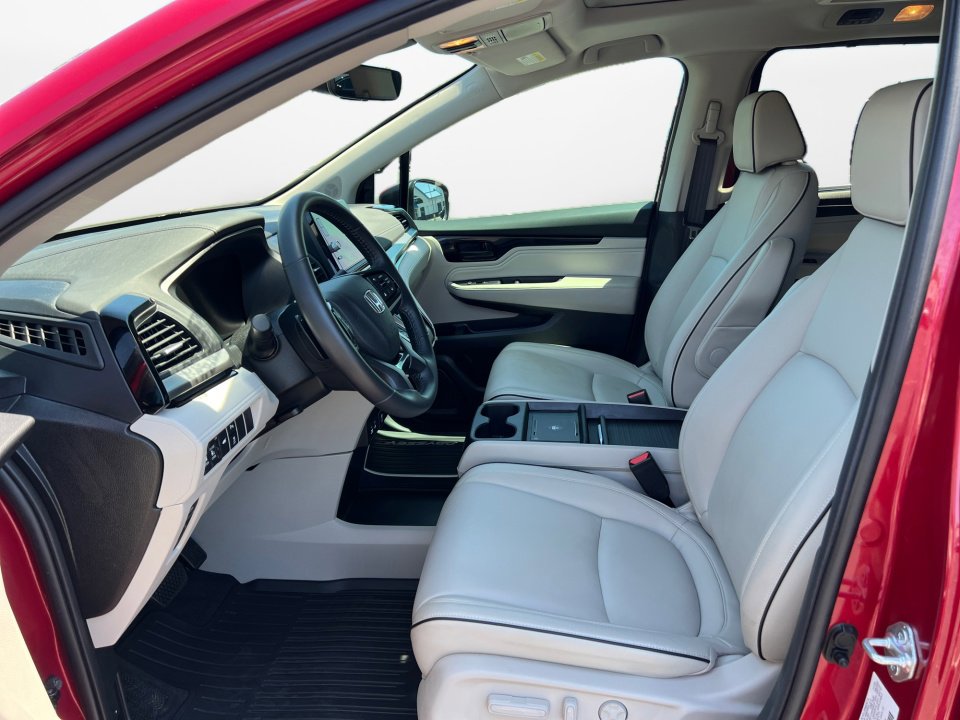 Certified 2025 Honda Odyssey Touring image 9